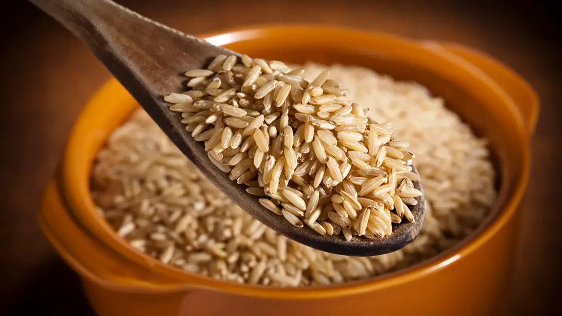 برنج قهوه‌ای: خواص، طرز پخت و هر آنچه باید بدانید